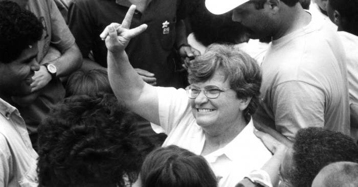 15nov1988---luiza-erundina-durante-campanha-em-itaquera-para-a-prefeitura-de-sao-paulo-1430339757305_956x500