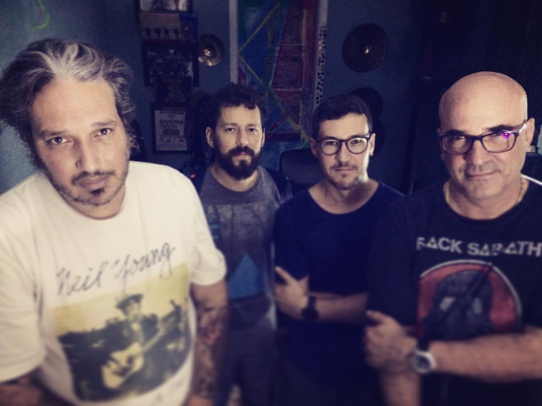 The Dead Suns lança primeiro single